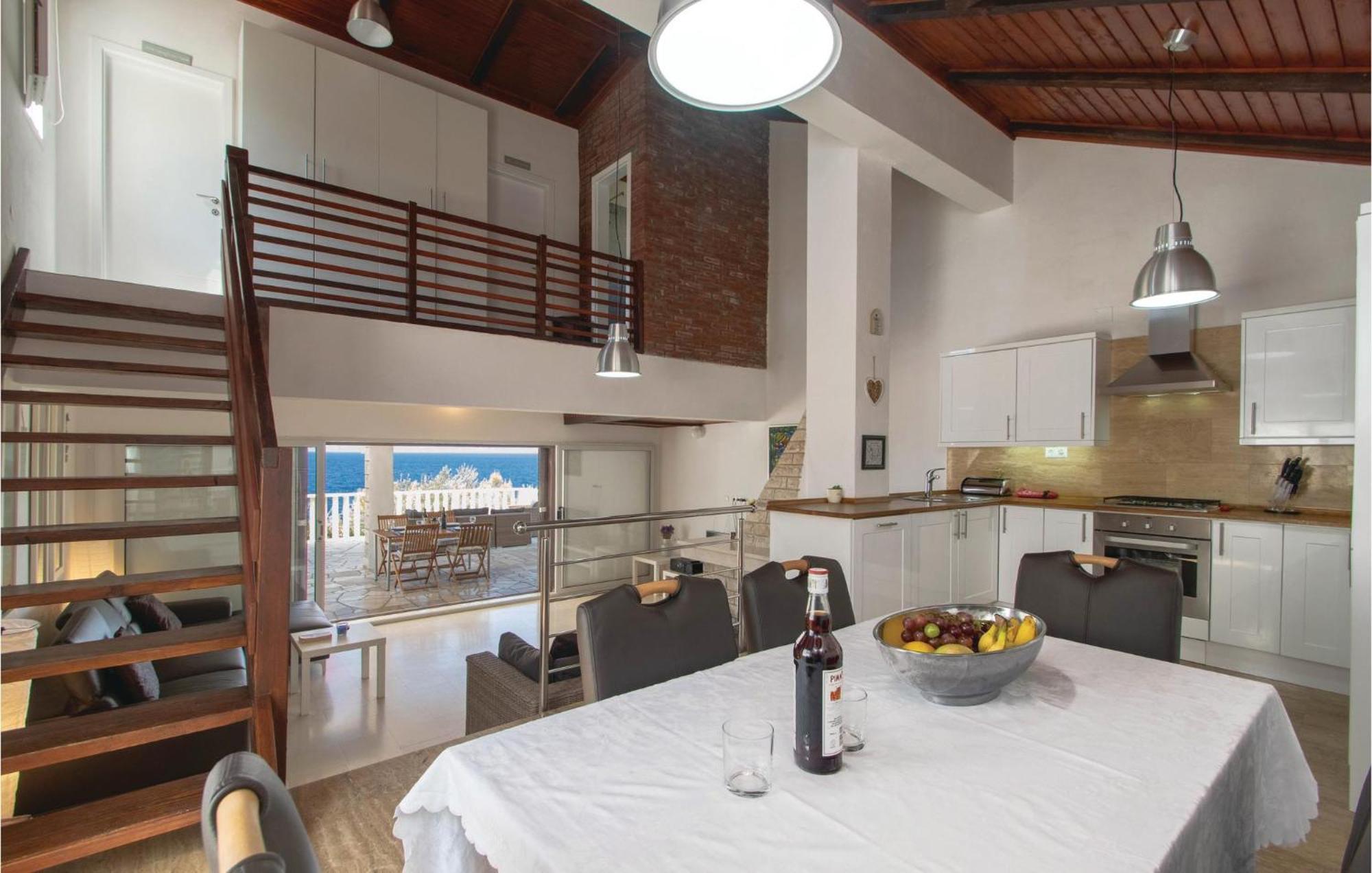 2 Bedroom Nice Home In Prigradica Exterior photo