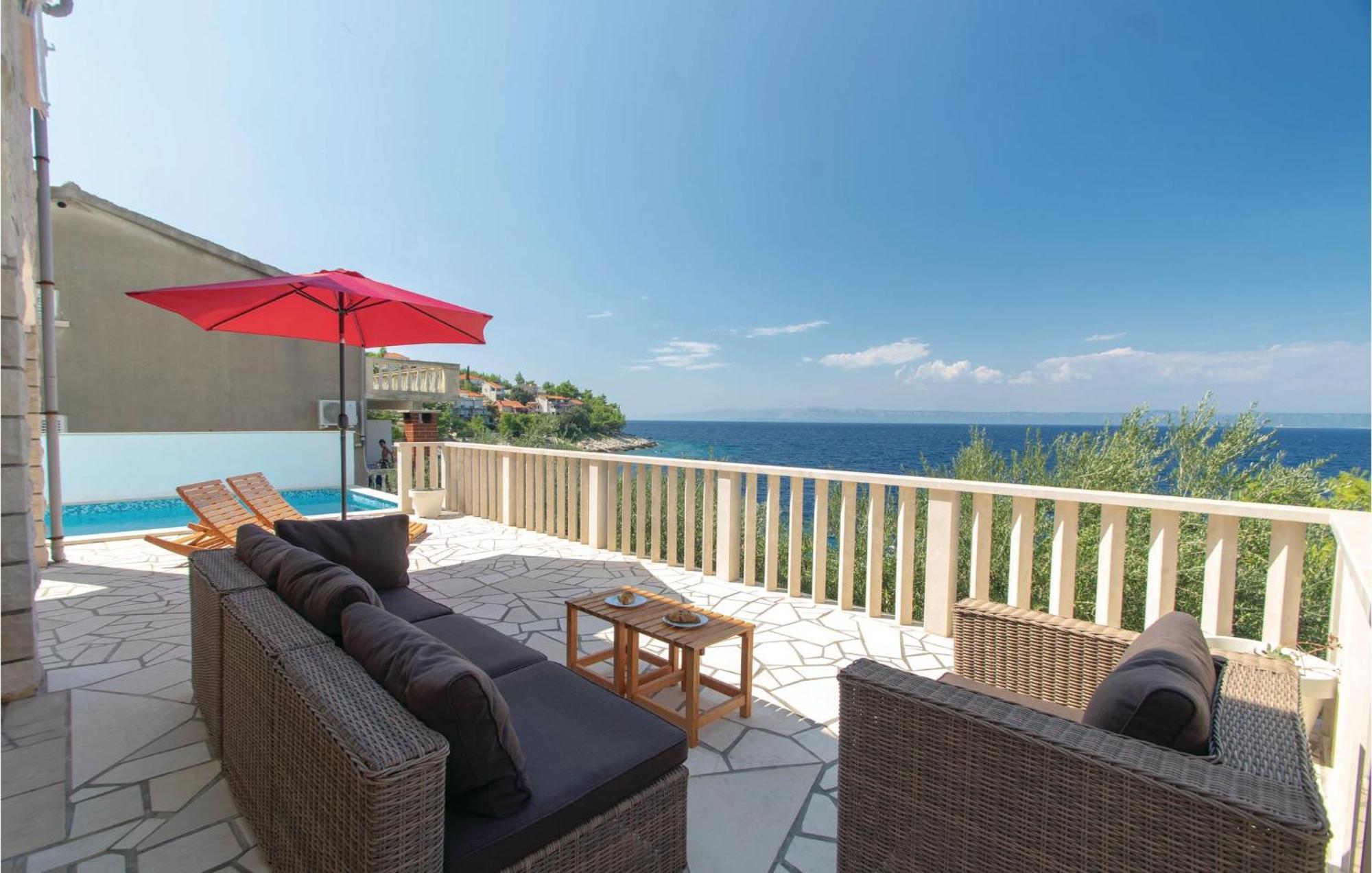 2 Bedroom Nice Home In Prigradica Exterior photo