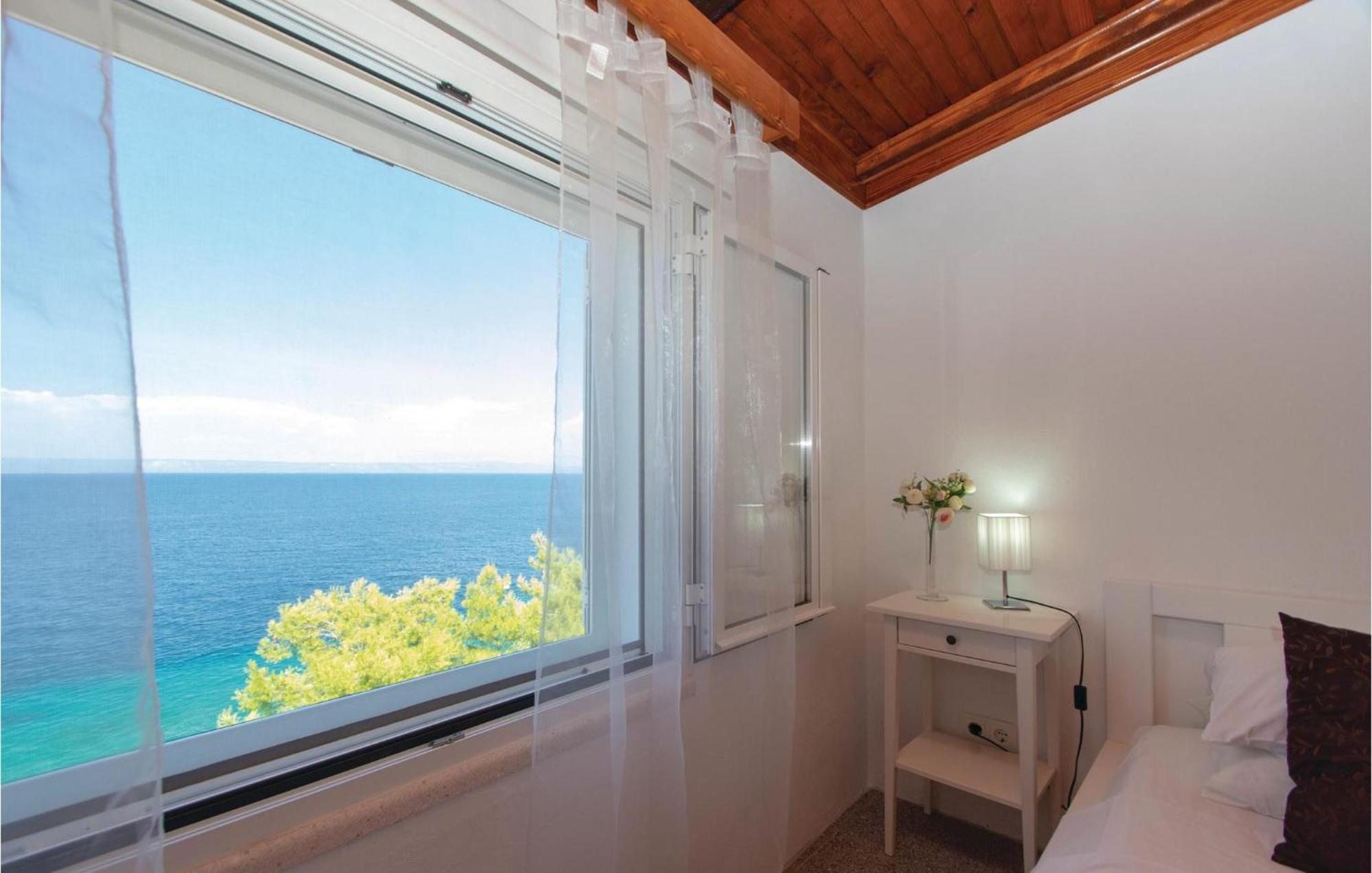 2 Bedroom Nice Home In Prigradica Exterior photo